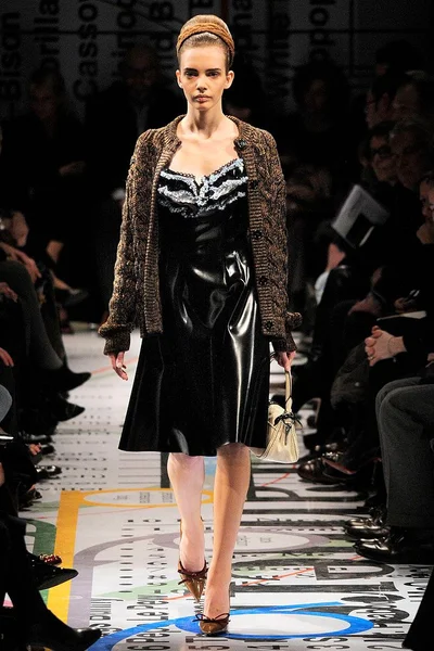Look 28